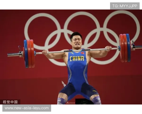 举重吕小军再次成功举起惊人重量：力量与坚持的全景式讲述