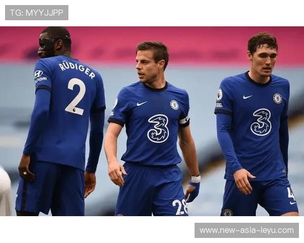 切尔西左翼三人配合流畅，穆德里克突入禁区抽射被挡