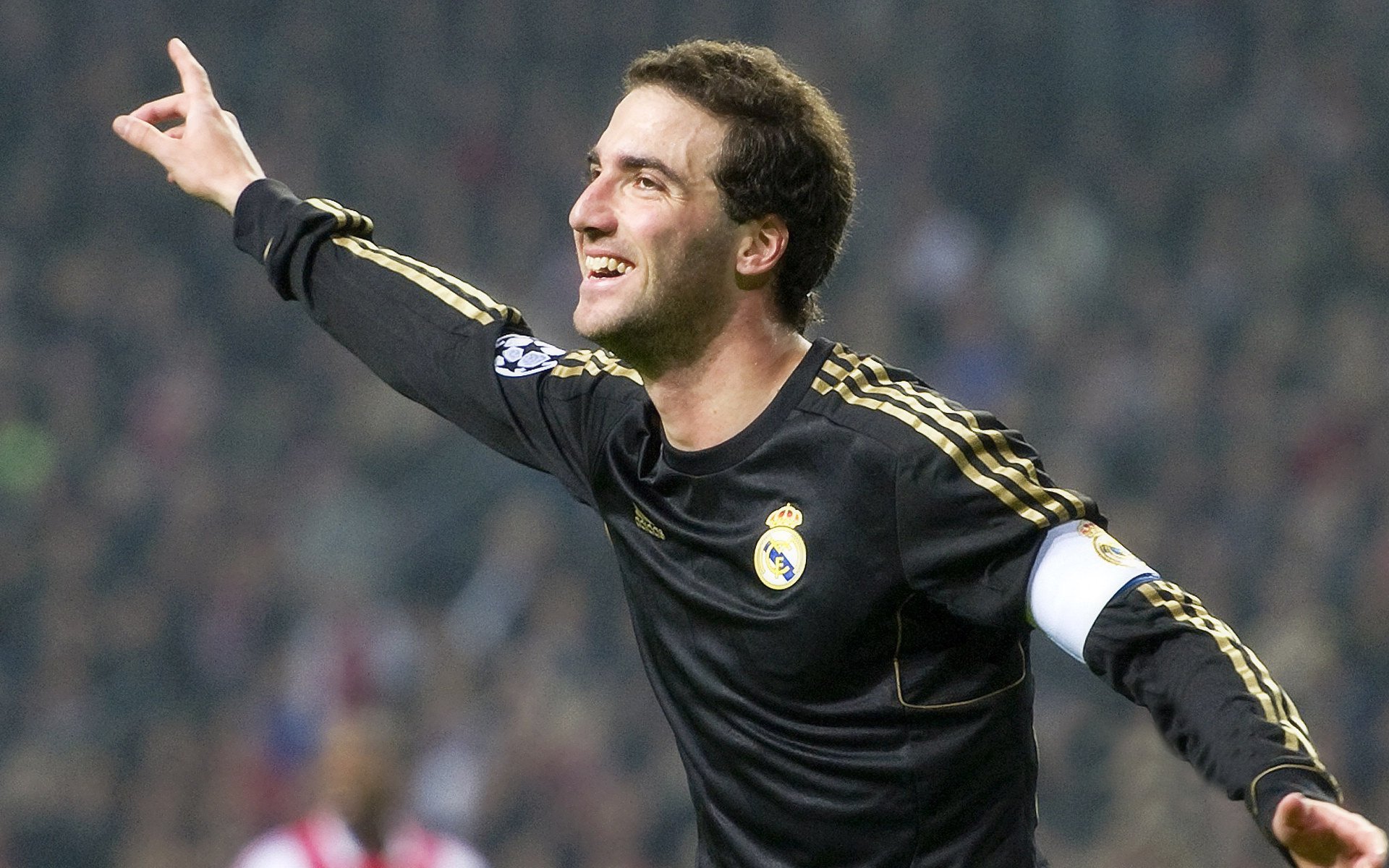 切尔西平局:波切蒂诺的换人调整引争议,主帅波切蒂诺